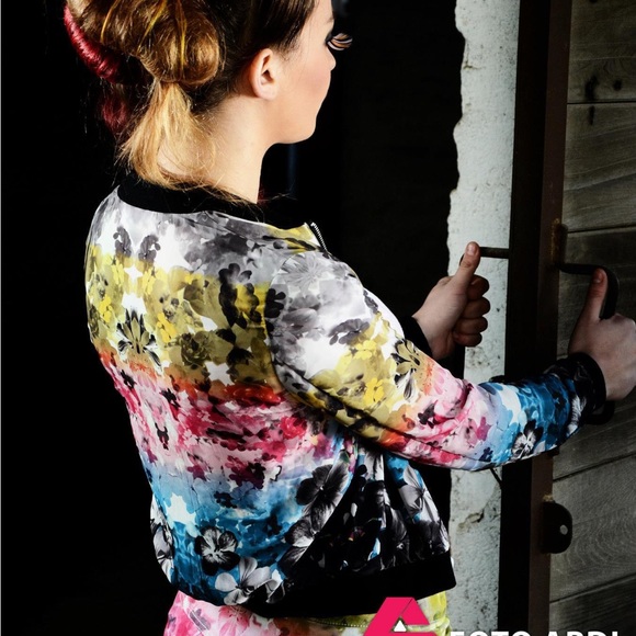 H&M colorful jacket - Picture 2 of 5